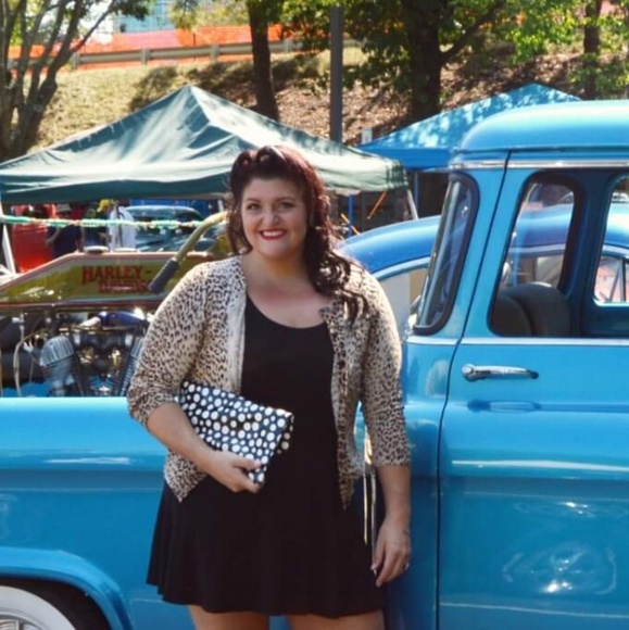 Meet your Posher, Stephanie - Picture 2 of 7